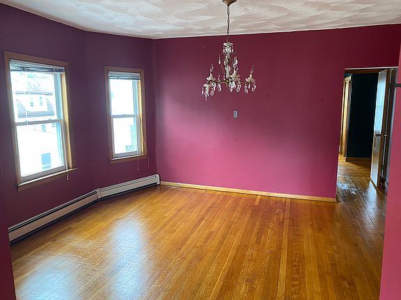 4th image of 26-28 Wolcott St #2