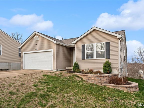2nd image of 1213 Oakholt Ct