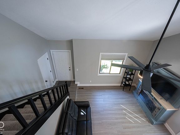 4th image of 566 Conner Creek Dr