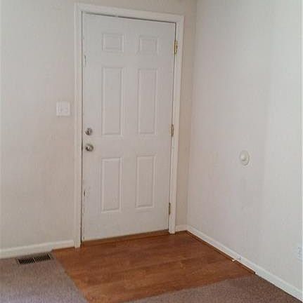 5th image of 3501 Tyre Neck Rd #B