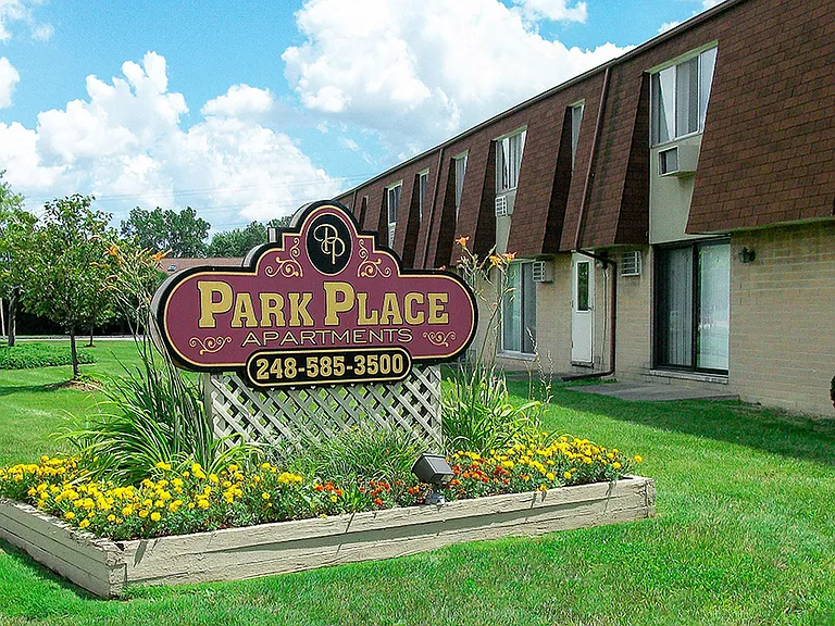Park Place Apartments — Photo 18