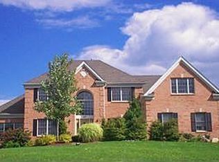 270 Oak Hill Ct, Easton, PA 18042