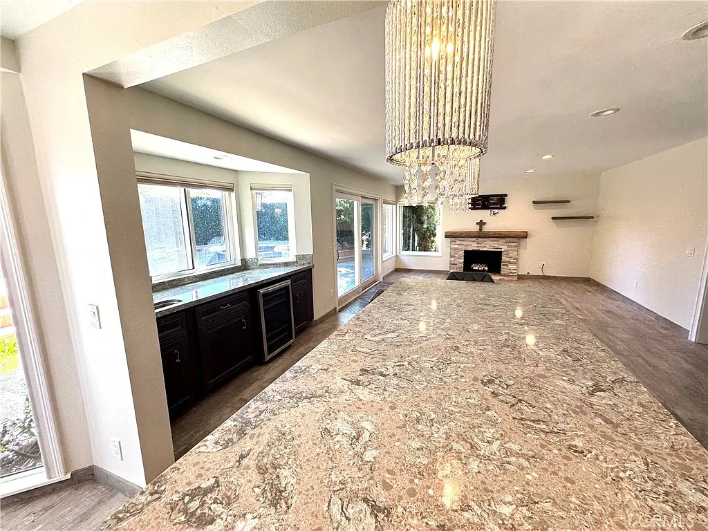 4 bed, 2612 sqft, $8,000 — Photo 4