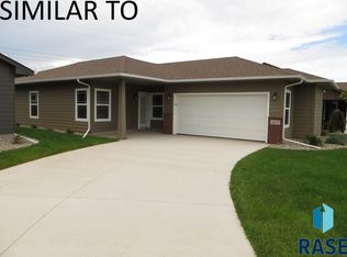4921 E Villa Rdg, Sioux Falls, SD 57110
