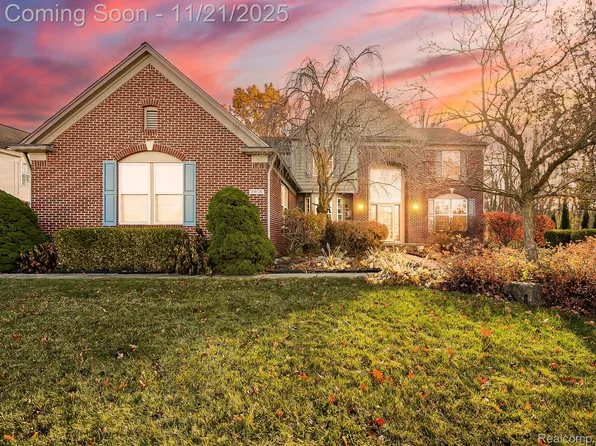 8028 Creek Bend Dr, Ypsilanti, MI 48197