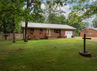 618 Hinson St, Hohenwald, TN 38462