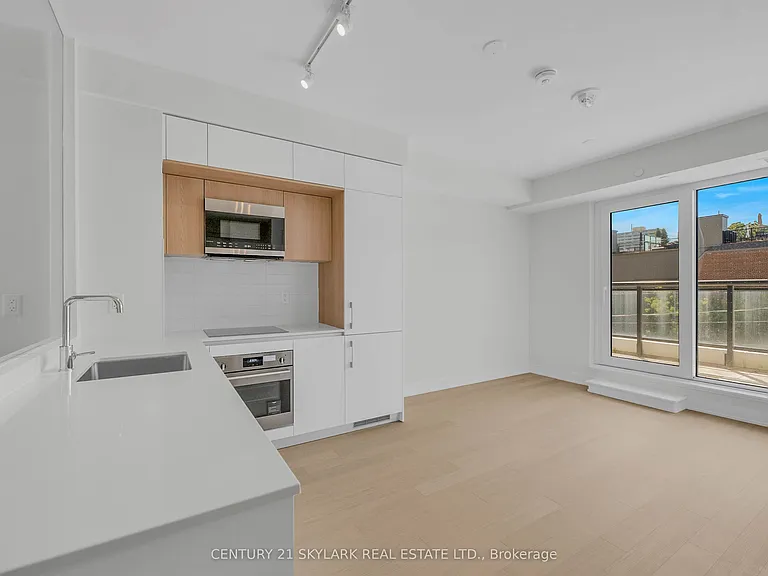 322 Dupont St #206 — Photo 4