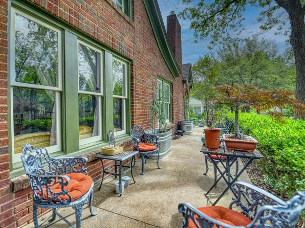 923 Thomasson Dr, Dallas, TX 75208