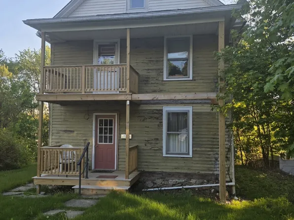 8 Roosevelt Avenue, Plymouth, CT 06786
