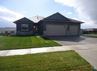 6625 E 49th St, Sioux Falls, SD 57110