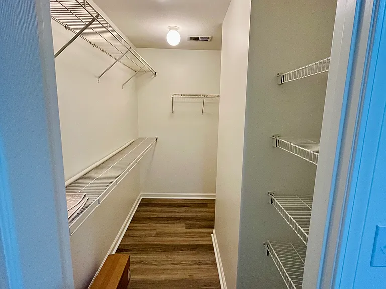 700 Amberwood Cv — Photo 17