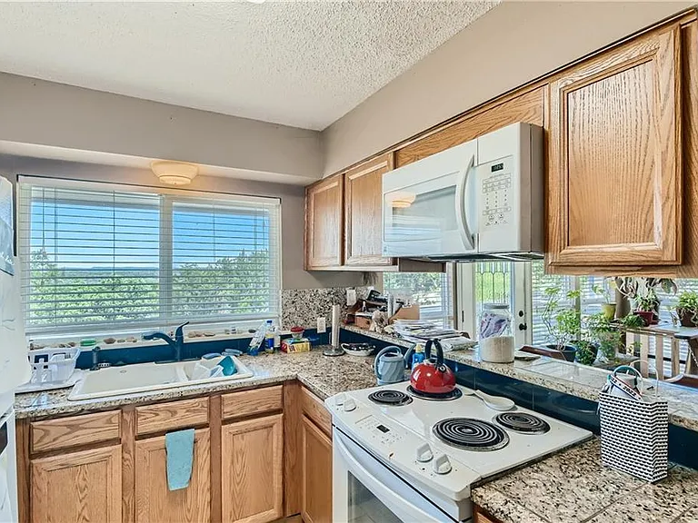 21423 Patton Ave #A — Photo 2