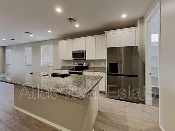 4th image of 43986 W Palo Aliso Way