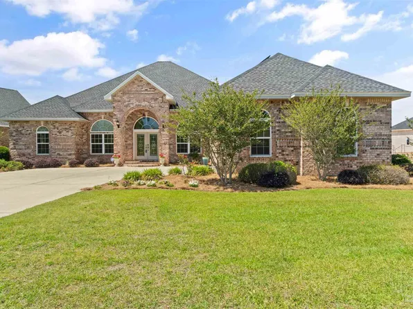 5797 Highland Lake Dr, Milton, FL 32583