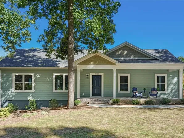 3522 Charing Cross Rd, Greensboro, NC 27455