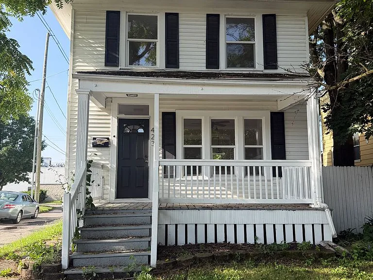423 Sheldon Ave — Photo 1