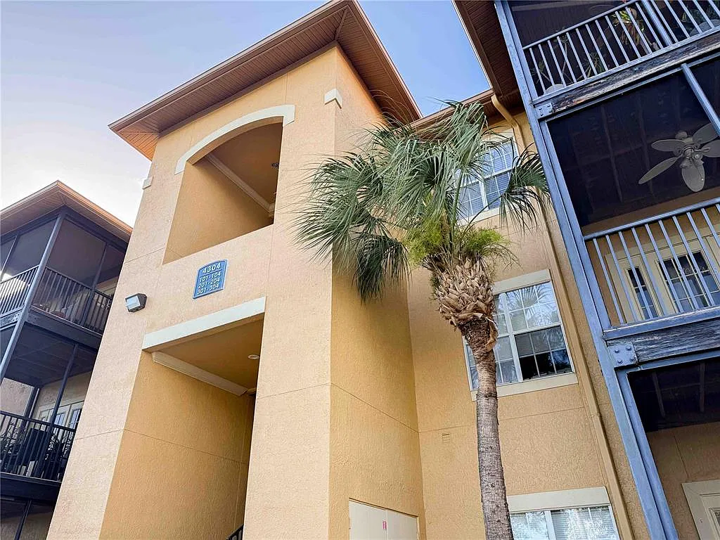 2 bed, 2.0 bath, 1140 sqft, $1,975 — Photo 3