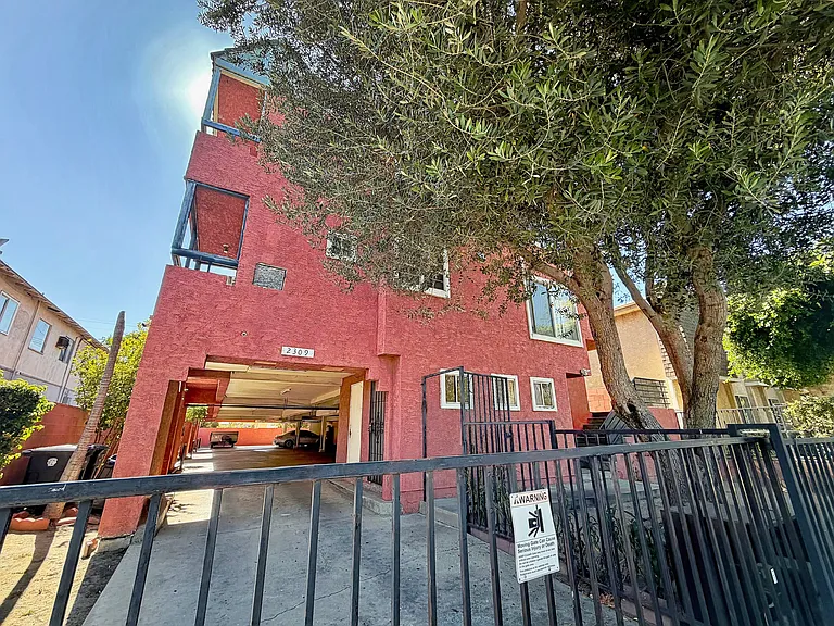 2309 N Naomi St #F — Photo 2
