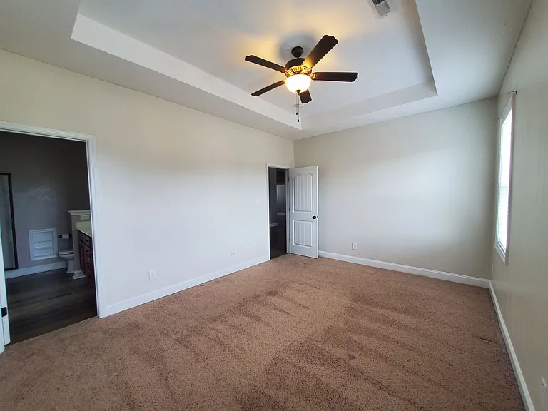 2244 Lakedale Dr — Photo 6