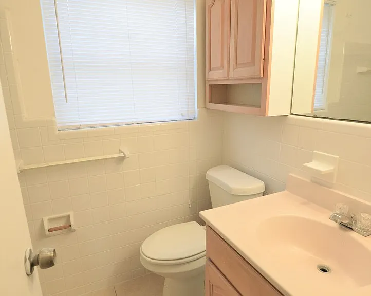 Delaney Court — Photo 16