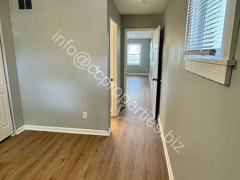 269 S Monroe Ave #C — Photo 18