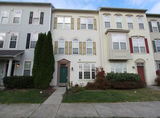 42 Davis St, Charles Town, WV 25414
