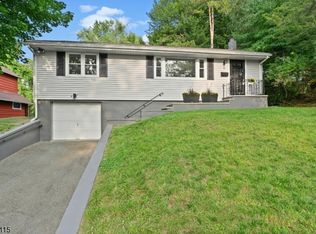 5 Arrowhead Trl, Sparta, NJ 07871