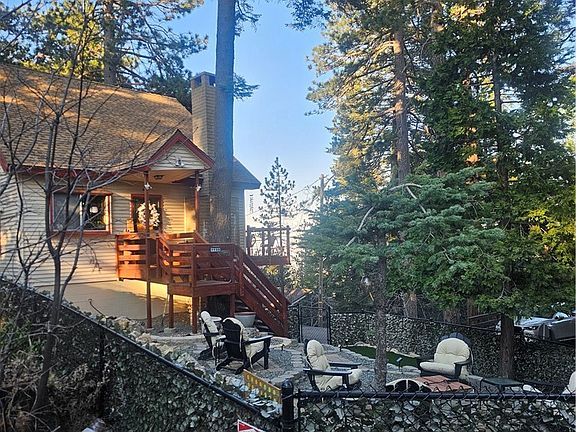 2nd image of 1130 Park Pl