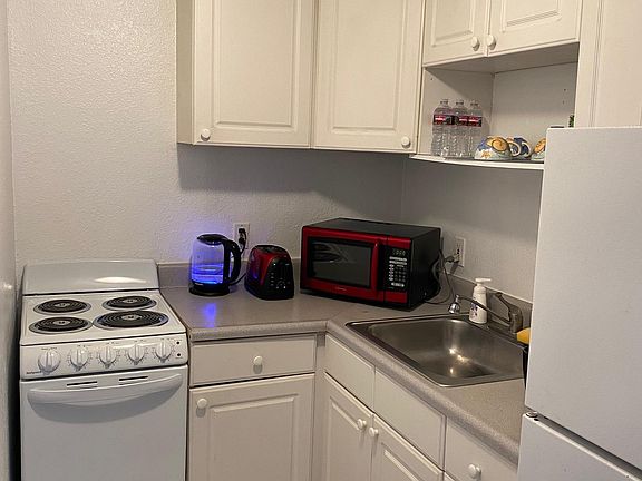 4th image of 385 W Virginia St #B