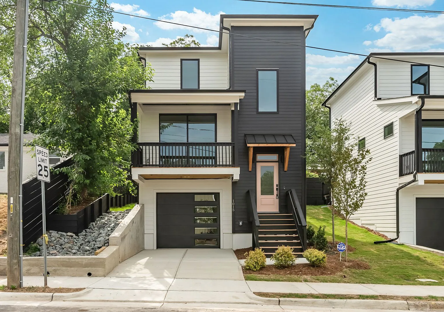 Modern 3-bedroom 2-bath home in Durham — Photo 1