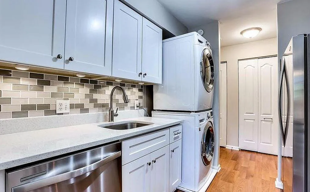 8399 Montgomery Run Rd — Photo 2