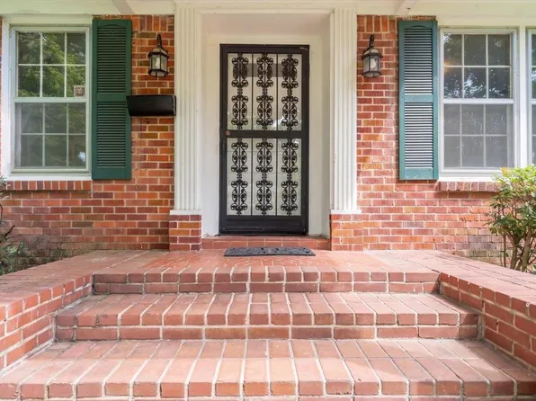 4968 Cole Rd, Memphis, TN 38117