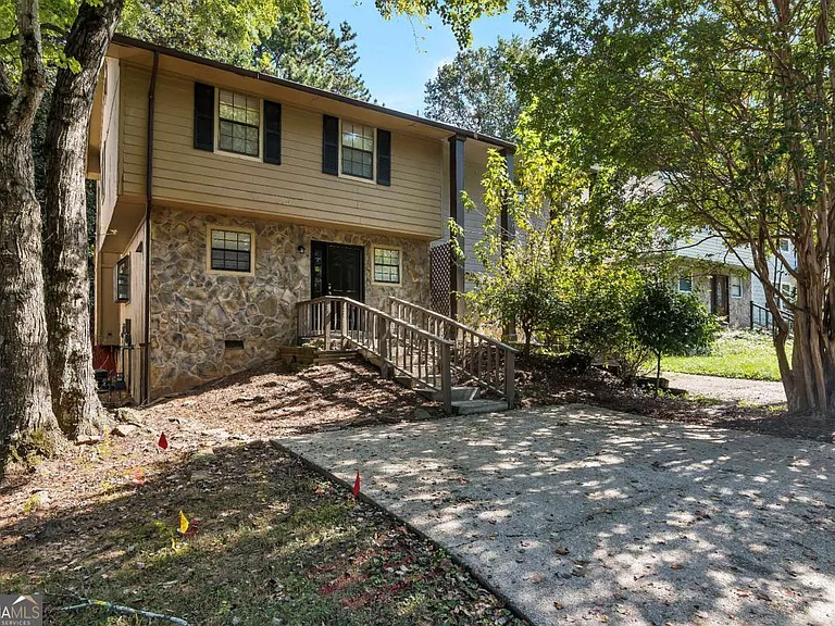 1114 Falling Water Dr SE — Photo 21