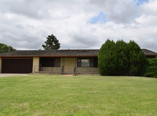 515 W 3rd St, Russell, KS 67665