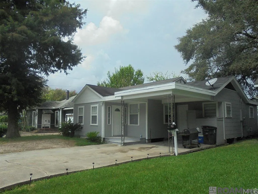 3 bed, 1395 sqft, $1,100 — Photo 2