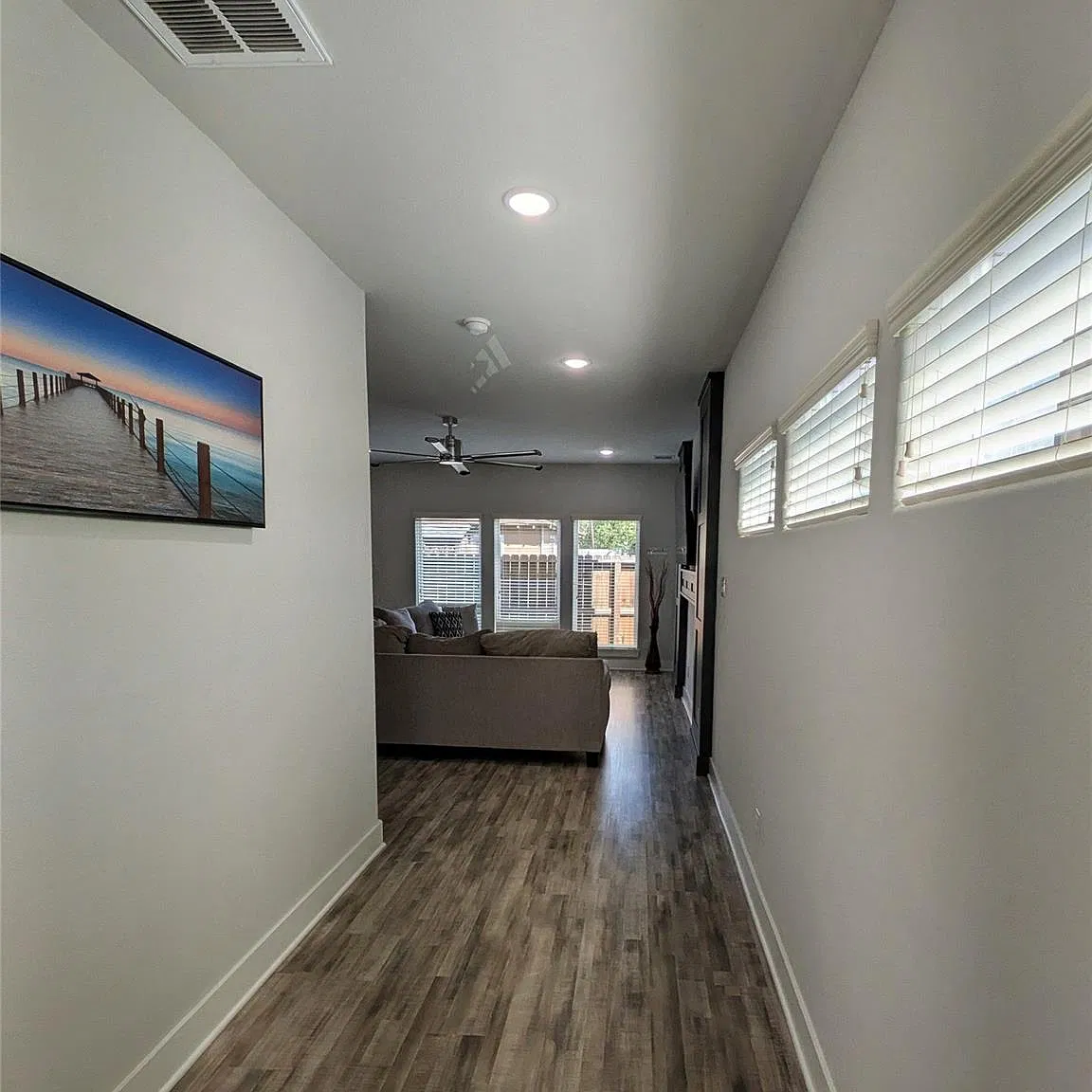 3 bed, 2.5 bath, 1832 sqft, $2,500 — Photo 2