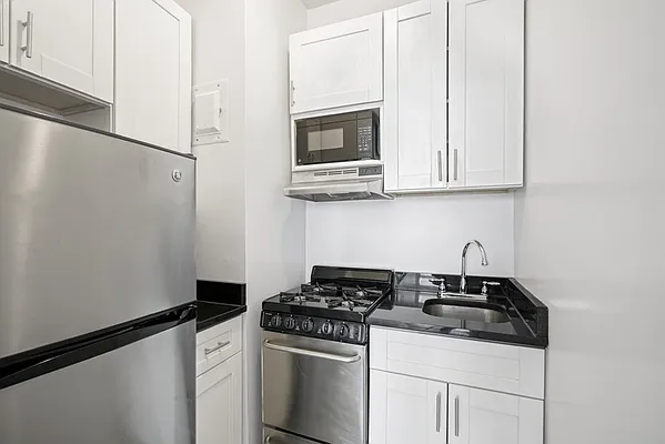 Rented by Cooper & Cooper Real Estate | media 14