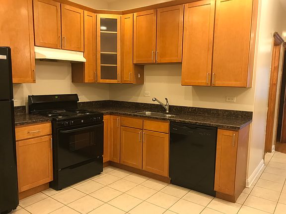 4th image of 820 N Francisco Ave #2