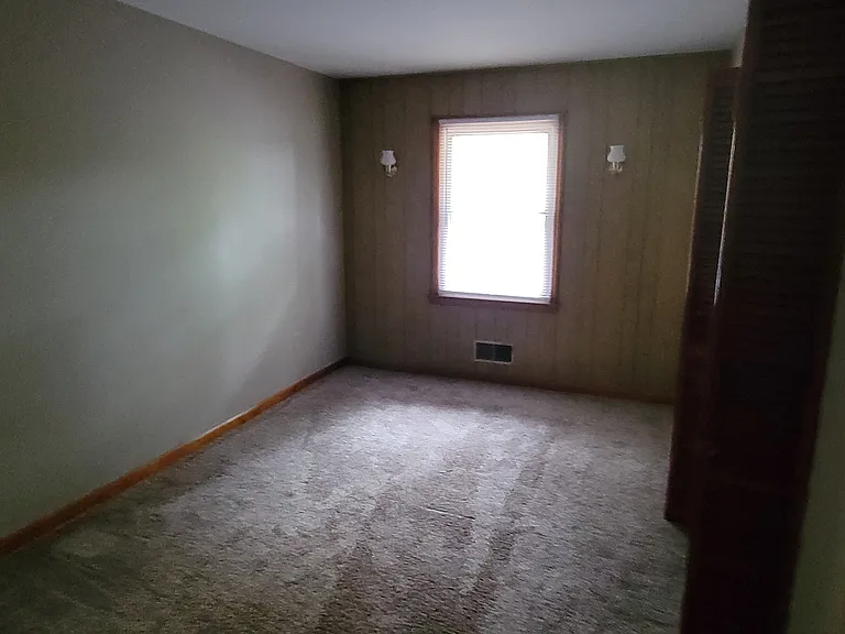 1806 Hawthorne Ave — Photo 8