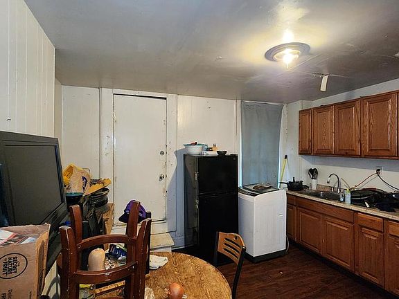 5th image of 1511 Presstman St