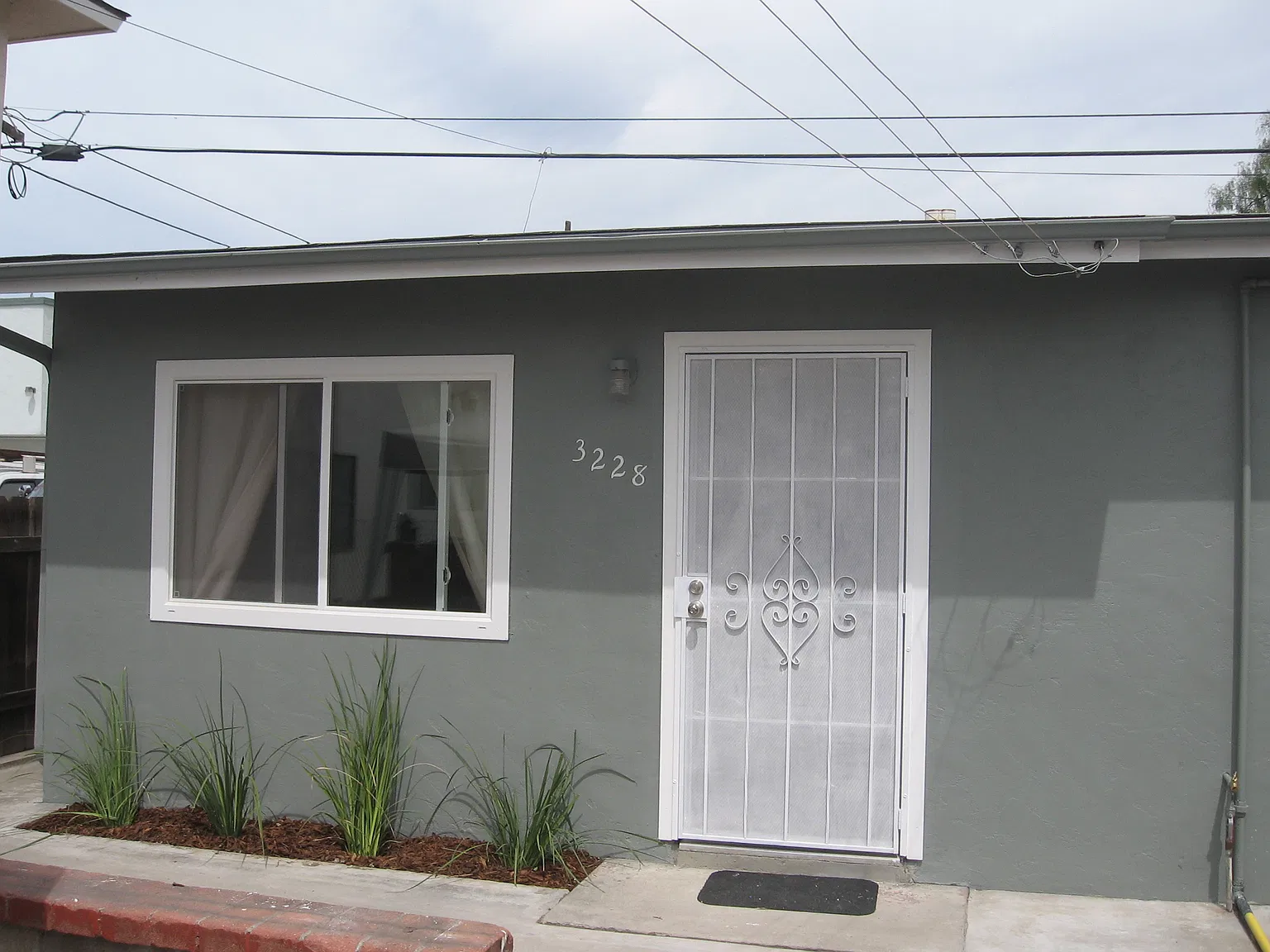 2 bed, 800 sqft, $2,000 — Photo 1