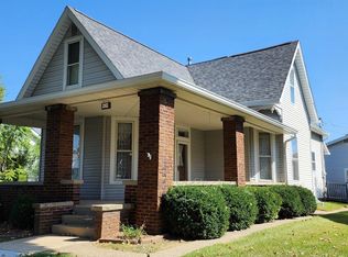 210 NE 10th St, Washington, IN 47501