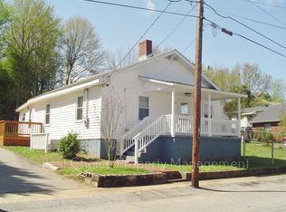 120 Poinsett Ave, Pickens, SC 29671