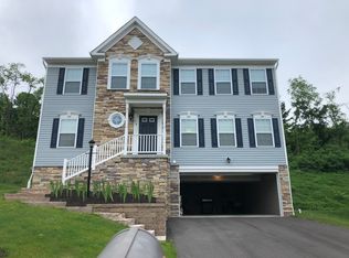 154 Centennial Dr, Carnegie, PA 15106