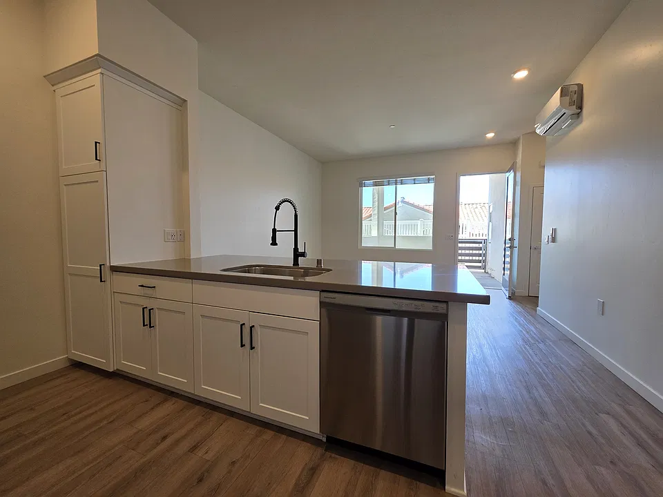 312 N Palm Ave #101