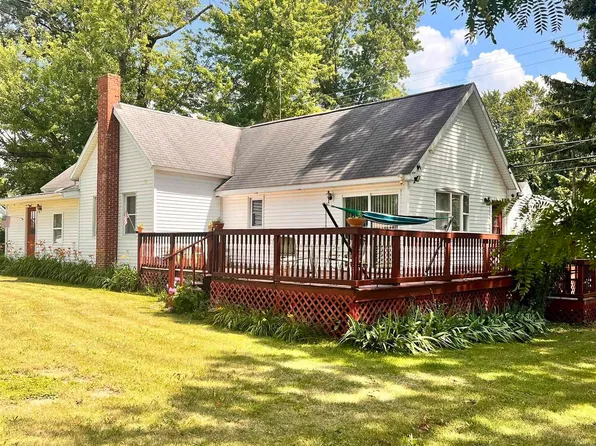 1210 E Quincy St, Garrett, IN 46738