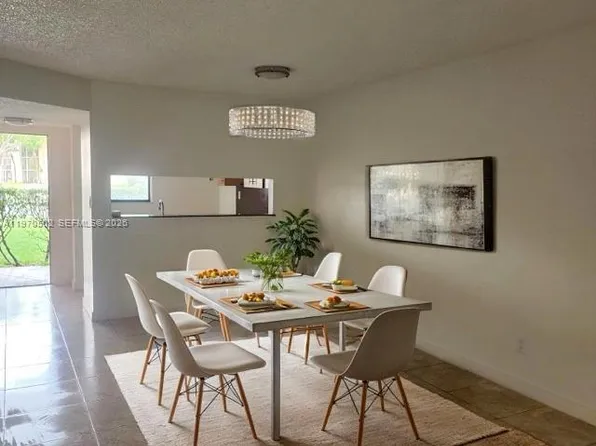 3396 Foxcroft Rd APT 113, Hollywood, FL 33025