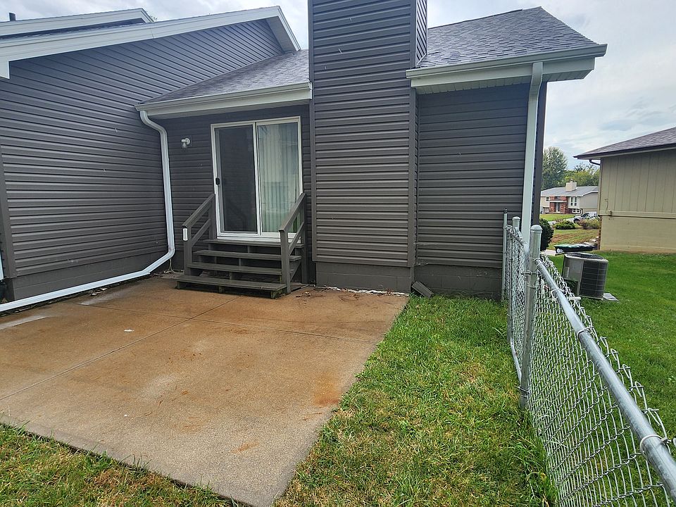 2nd image of 3511 S 135th Cir