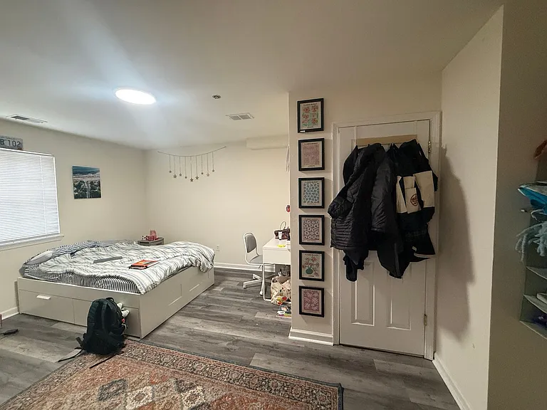 Newly Renovated Temple Apartment — Photo 15