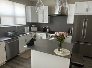 4413 Paxton Pl, Calabasas, CA 91302